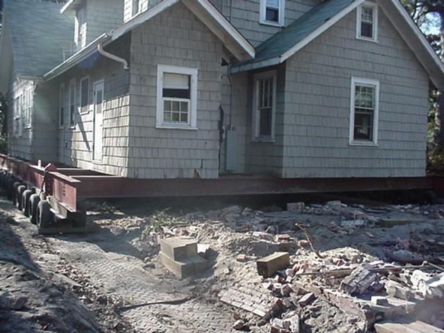 Droga tymczasowa przy budowie domów tymczasowych