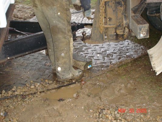 Droga tymczasowa przy budowie domów tymczasowych