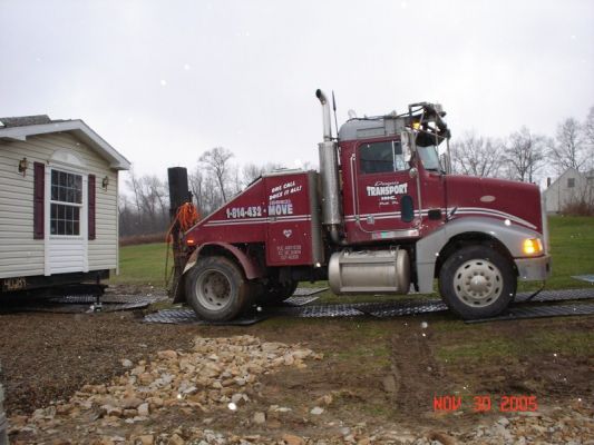 Droga tymczasowa przy budowie domów tymczasowych