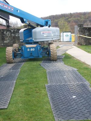 ciężki sprzęt budowlany na Drodze tymczasowej Baltic Roads Euromat