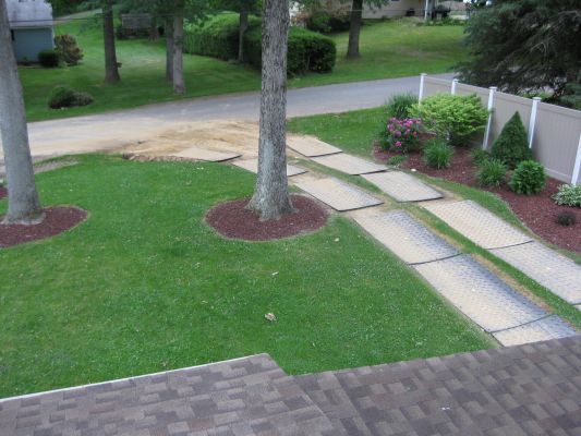 Droga tymczasowa przy budowie domów tymczasowych