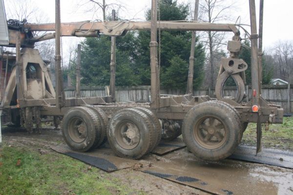 ciężki sprzęt na drodze tymczasowej