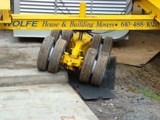 Droga tymczasowa przy budowie domów tymczasowych